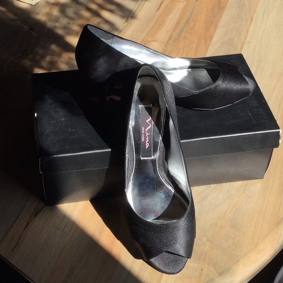 Nina Shoes - Black Nina Criana-LS Open Toe Pumps